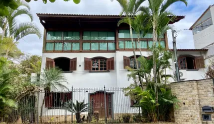 Casa Triplex com 04 quartos na região do Alto dos Passos