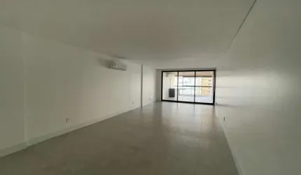 Apartamento de 04 suítes no Centro