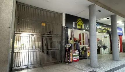 Casa tipo sobrado no Centro