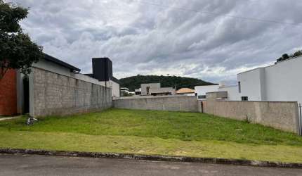 Terreno plano com 445m² no Residencial Alvim