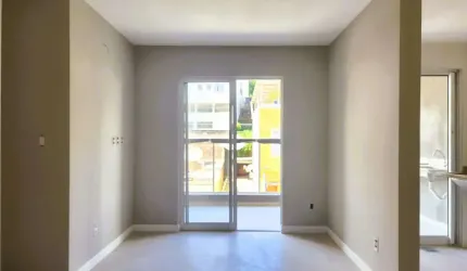 Apartamento de 03 quartos com suíte e 02 vagas de garagem no Santa Catarina