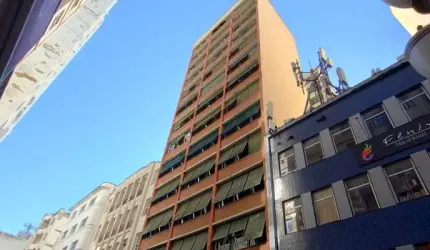 03 quartos para aluguel na Rua Halfeld