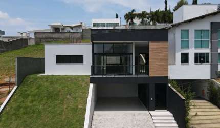 Casa de 04 suítes no Spinaville