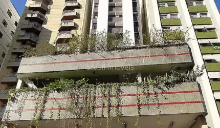 Apartamento de 01 quarto e sala com elevador e garagem no Centro.