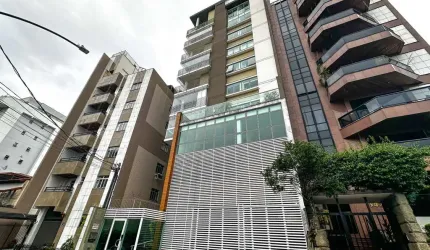 Apartamento de 02 quartos com suíte no Santa Helena