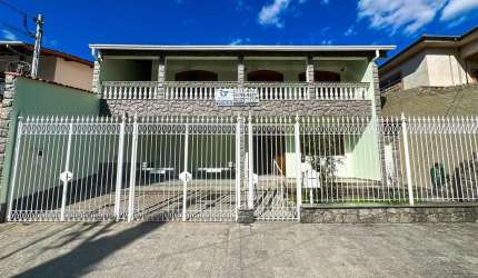 Casa com 06 quartos no Quintas das Avenidas