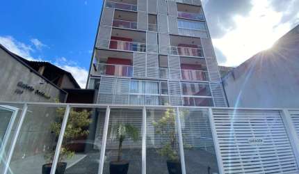 Locação - Excelente Apartamento com 02 quartos sendo um suíte, duas varandas e duas vagas de garagem no Granbery