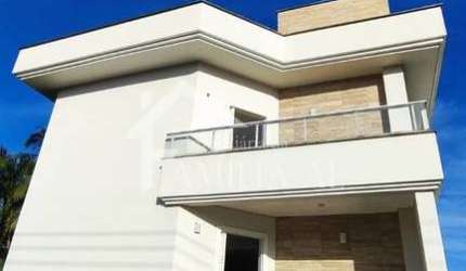 Sobrado no Iririu com 350m²