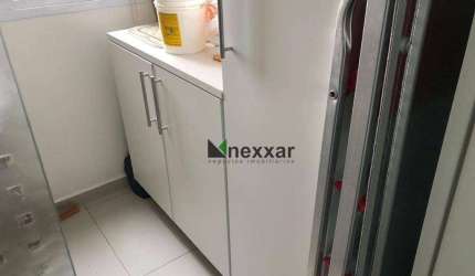 Apartamento três dormitórios.