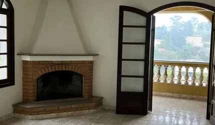 SOBRADO PRÓXIMO AO HORTO FLORESTAL