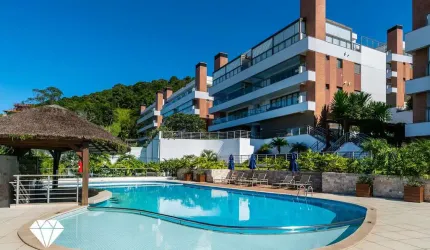 Lindo Apartamento, Mobiliado e Decorado, 4 Dormitórios, a 100 metros da praia de