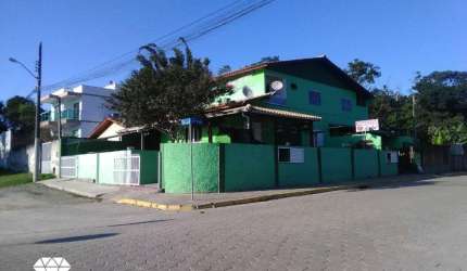 CASA À VENDA EM BOMBAS PRONTA PARA MORAR OU INVESTIR