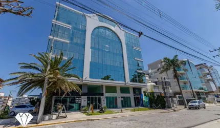 Praia de Mariscal, apto finamente Mobiliado e Decorado