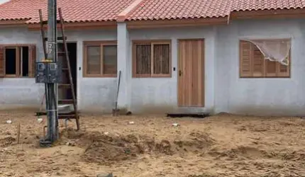 Casa com 2 quartos à venda na Ágata, 77, Lagoa do Horácio, Osório, 57 m2 por R$ 199.000