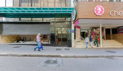 Conjunto Comercial no Centro