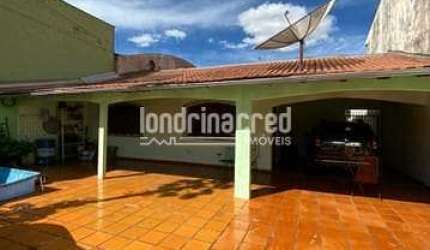 Casa à venda 4 Quartos, 2 Vagas, 360M², Waldemar Hauer, Londrina - PR