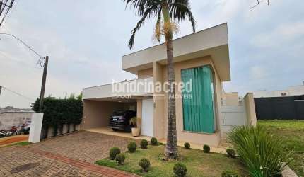 Casa com projeto moderno e área gourmet nos fundos no Condomínio Morada das Flores, Jardim Ecoville