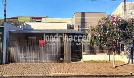 Excelente casa à venda no Jardim Alto Cafezal, Londrina: 3 dormitórios, suíte, cozinha planejada, e