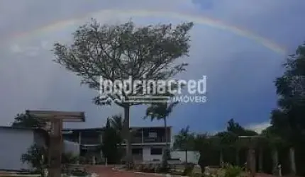 Chácara à venda em Arapongas, 2.501m²: casa com 2 quartos (1 suíte), salão com churrasqueira, pisci