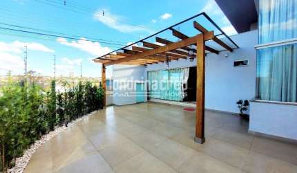 Excelente Casa no Jardim Coliseu com 3 Dormitórios (1 Suíte), 3 Vagas, 140m² de Construção em Terre
