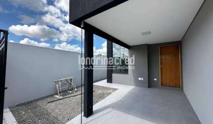 Casa com 3 quartos (1 suíte), 88m² de área construída, garagem coberta e ótima localização na regiã