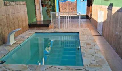 Casa com Piscina e Área Gourmet à 900 metros da Rodovia-Tamoios