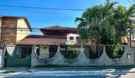 Casa ampla com 3 dormitórios à venda por R$ 800.000 - Serra Grande - Niterói/RJ