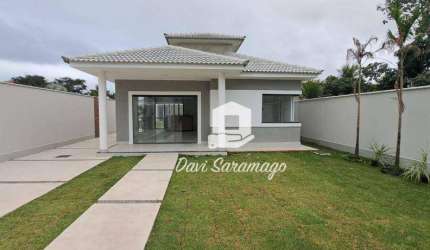 Casa à Venda em Itaipuaçú com piscina - 3 quartos