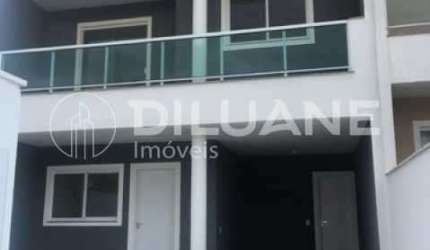 Casa com 3 quartos à venda na Rua Professora Angeolina Petrópolis, Itaipu, Niterói, 136 m2 por R$ 650.000
