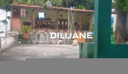 Casa com 4 quartos à venda na Rua Benjamin Constant, Largo do Barradas, Niterói, 400 m2 por R$ 900.000
