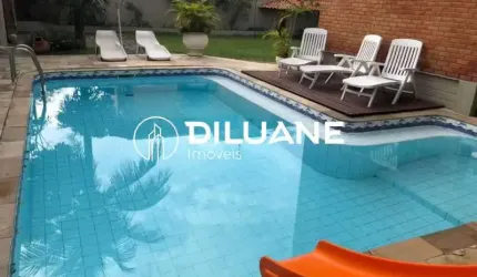 Casa com 4 quartos à venda na Rua Marcos Otávio Valadão, Camboinhas, Niterói, 450 m2 por R$ 2.500.000