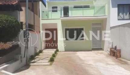 Casa com 2 quartos à venda na Rua dos Acadêmicos, Piratininga, Niterói, 150 m2 por R$ 700.000