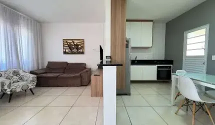 Casa 2 Dormitórios 1 Suíte com planejados e ar condicionado