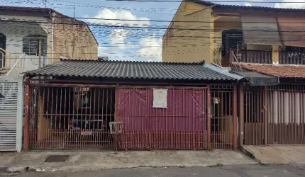 CASA A VENDA NA QS 14 CJ 3 A RIACHO FUNDO UM