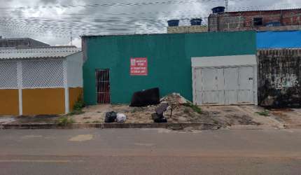 Sobrado a venda na quadra 405 próximo a avenida