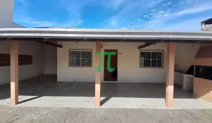 Casa próxima ao mar! no CENTRO de Navegantes - 2 dormitórios