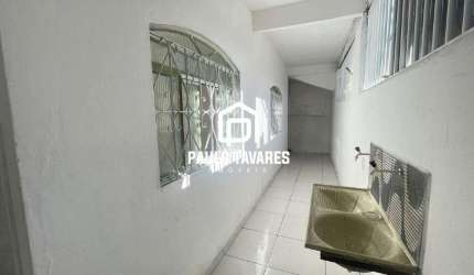 Casa de 2 quartos, para locação no bairro Palmeiras