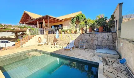 Casa em Condomínio para Locação em Atibaia, Condomínio Residencial Shamballa III, 3 dormitórios, 3 suítes, 4 banheiros, 6 vagas