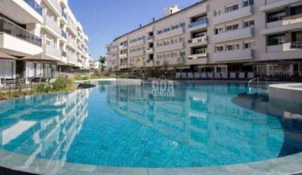 Apartamento finamente mobiliado com localização privilegiada.