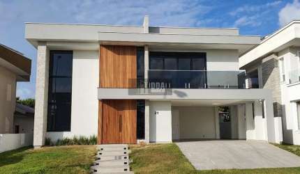 Linda casa nova, no Red Park, condomínio fechado, Rio Vermelho.