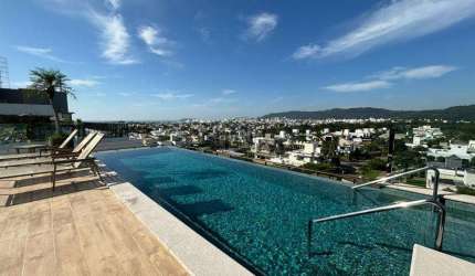 Oportunidade. Apto com 2 suítes, 74m2, em Jurerê Internacional.