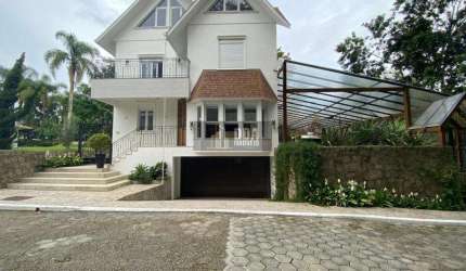 Casa em condomínio no Beco dos Milionários