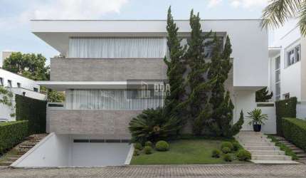 Casa a venda em condomínio em Jurerê