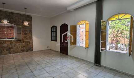 Casa com 4 quartos para alugar na Rua do Café, Centro, Taubaté por R$ 2.750