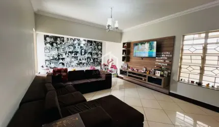 Casa com 3 quartos à venda na Rua Edy Santana de Freitas, Jardim Independência, Taubaté por R$ 600.000