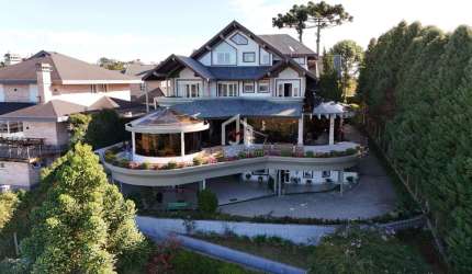Casa em condomínio fechado com 10 quartos à venda no Alto do Capivari, Campos do Jordão  por R$ 7.000.000
