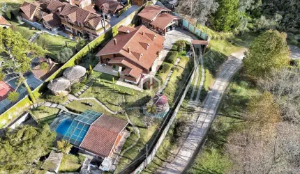 Casa com 3 quartos à venda na Vila inglesa, Campos do Jordão  por R$ 2.200.000