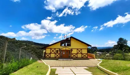 Casa com 3 quartos à venda no Descansopolis, Campos do Jordão  por R$ 1.700.000