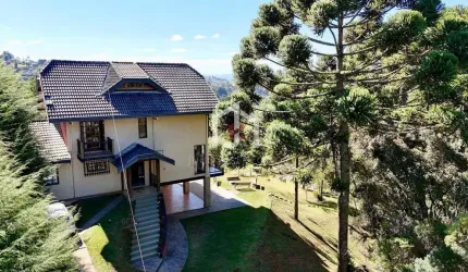 Casa com 4 quartos à venda na Vila Natal, Campos do Jordão  por R$ 1.800.000