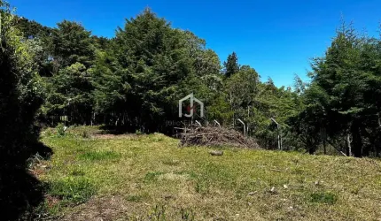 Terreno à venda no Alto da Boa Vista, Campos do Jordão  por R$ 490.000